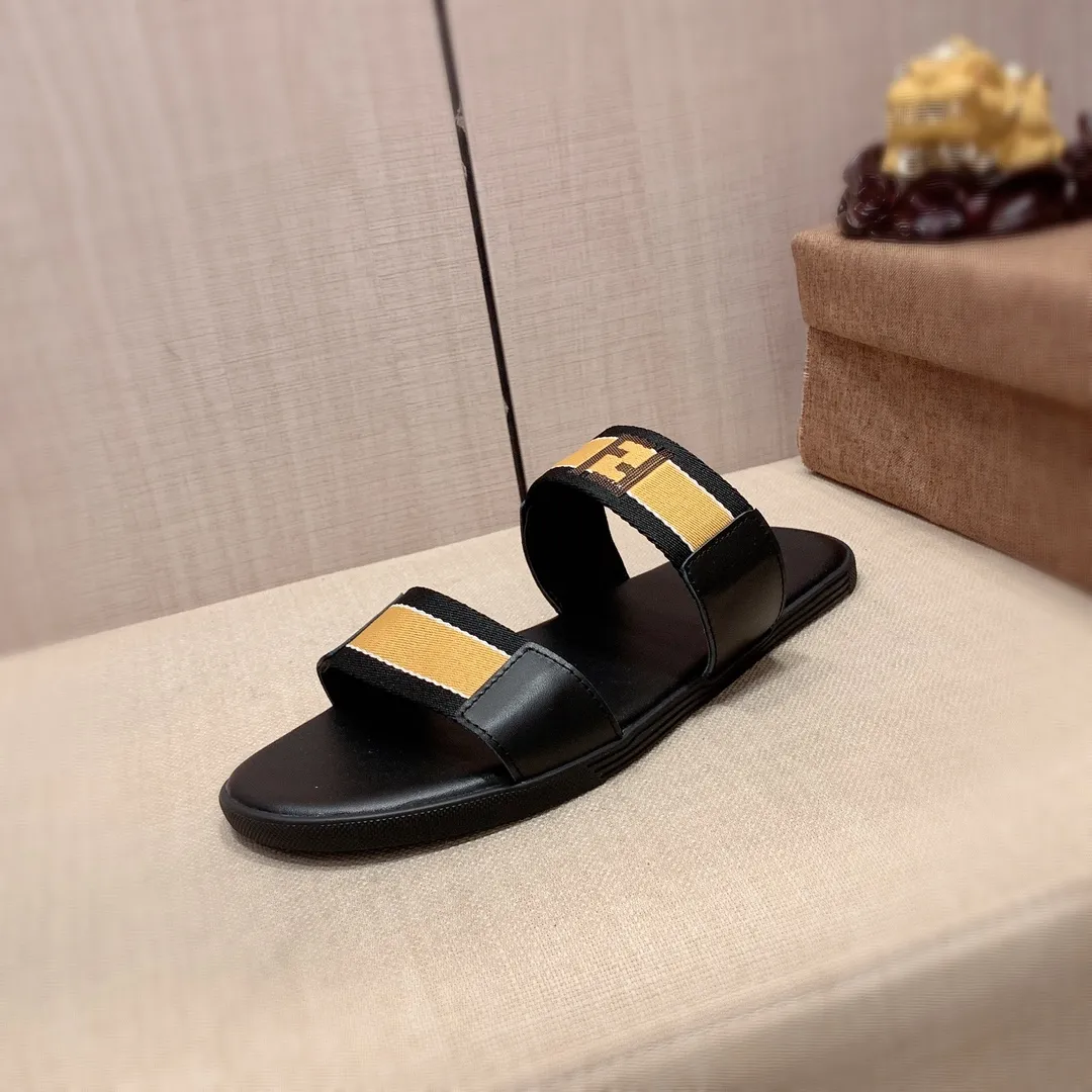Slippers: New model: Factory price: 220💰💰🎩🎩🔥🔥《 Fendi FENDI* 》Series of slippers top purchasing agent 🔍🔍Men's 2022 counters are on sale simultaneously, original imported cowhide from Italy, exquisite workmanship,), sole: (super comfortable) original sole provided by the original factory, ⚠️ The exclusive double-layer movable molded bottom is super comfortable⚠️, the real thing is more beautiful🎬The real thing is more beautiful🔍🔍original order quality, you can enter and leave the counter at will, the correct size is 38-44, you can order 45. Long-term availability 266